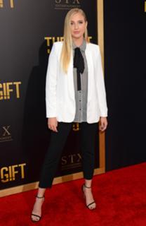 Veronica Dunne feet photo 2