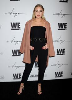 Veronica Dunne feet photo 9