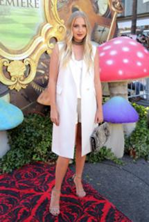 Veronica Dunne feet photo 5
