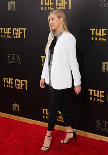 Veronica Dunne feet photo 2
