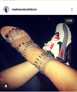 Veronica Falcón feet photo 13