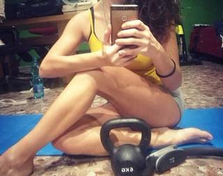 Veronica Gentili feet photo thumbnail