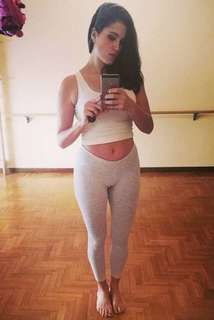 Veronica Gentili feet photo thumbnail