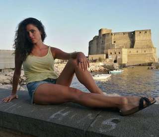 Veronica Gentili feet photo thumbnail