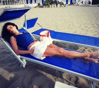 Veronica Gentili feet photo thumbnail