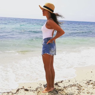 Veronica Gentili feet photo thumbnail