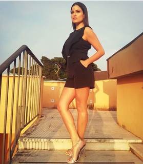 Veronica Gentili feet photo thumbnail