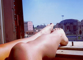 Veronica Gentili feet photo thumbnail