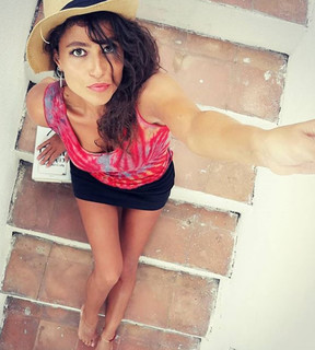 Veronica Gentili feet photo thumbnail