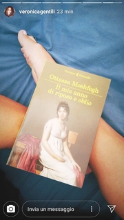 Veronica Gentili feet photo thumbnail