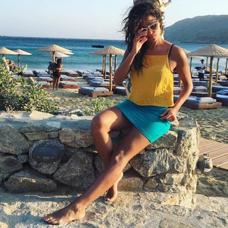 Veronica Gentili feet photo thumbnail