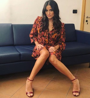 Veronica Gentili feet photo thumbnail