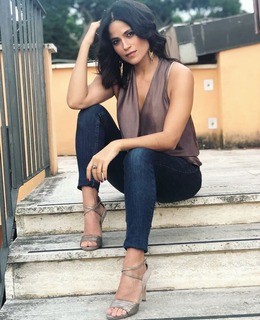 Veronica Gentili feet photo thumbnail