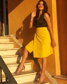 Veronica Gentili feet photo thumbnail