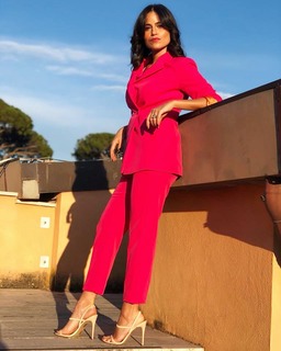 Veronica Gentili feet photo thumbnail