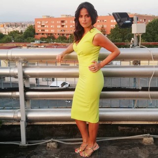 Veronica Gentili feet photo thumbnail