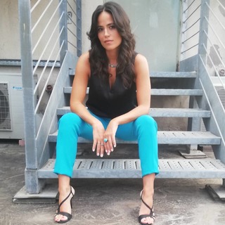 Veronica Gentili feet photo thumbnail