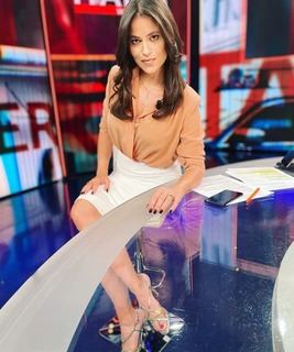 Veronica Gentili feet photo thumbnail