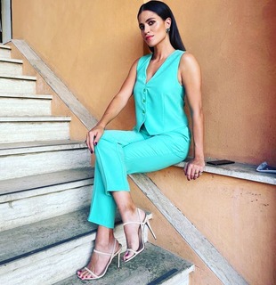 Veronica Gentili feet photo thumbnail