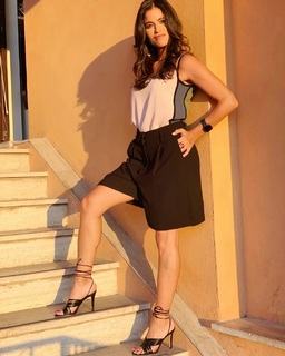 Veronica Gentili feet photo thumbnail