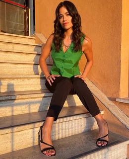 Veronica Gentili feet photo thumbnail