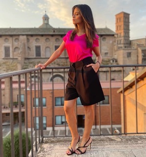 Veronica Gentili feet photo thumbnail