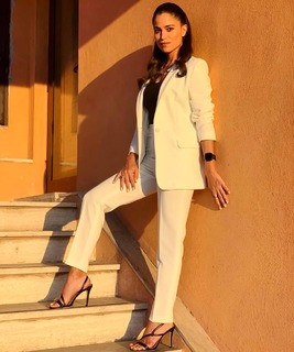 Veronica Gentili feet photo thumbnail