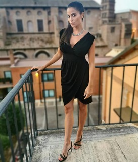 Veronica Gentili feet photo thumbnail