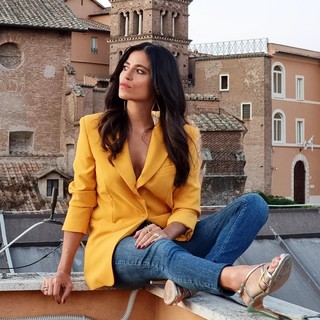 Veronica Gentili feet photo thumbnail