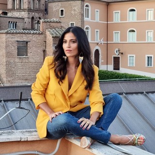 Veronica Gentili feet photo thumbnail