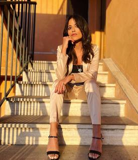 Veronica Gentili feet photo thumbnail