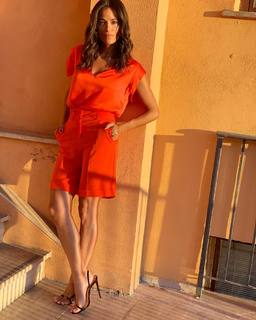 Veronica Gentili feet photo thumbnail