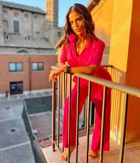 Veronica Gentili feet photo thumbnail