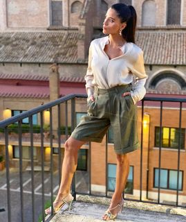 Veronica Gentili feet photo thumbnail