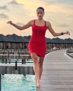 Veronica Gentili feet photo thumbnail