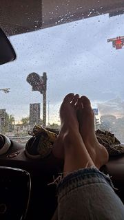 Veronica Gentili feet photo thumbnail