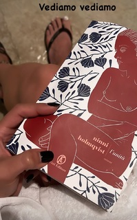 Veronica Gentili feet photo thumbnail