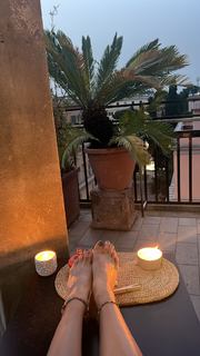 Veronica Gentili feet photo thumbnail