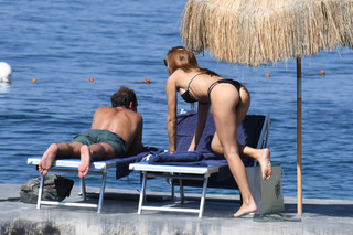 Veronica Maya feet photo thumbnail