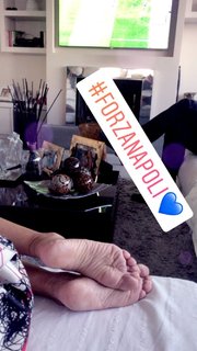 Veronica Maya feet photo thumbnail