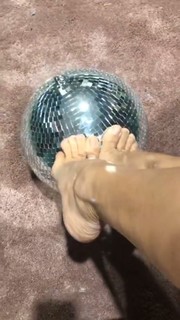 Veronica Maya feet photo thumbnail