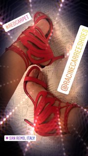 Veronica Maya feet photo thumbnail