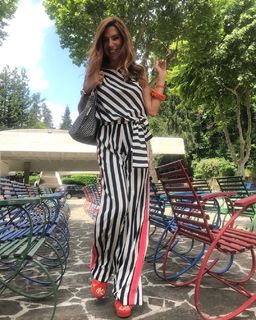 Veronica Maya feet photo thumbnail