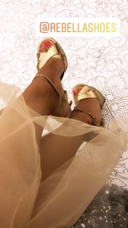 Veronica Maya feet photo thumbnail