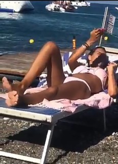 Veronica Maya feet photo thumbnail