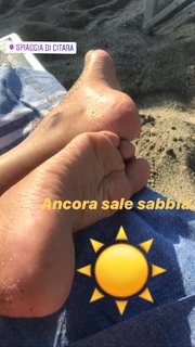Veronica Maya feet photo thumbnail