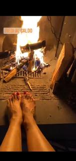 Veronica Maya feet photo thumbnail