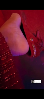 Veronica Maya feet photo thumbnail