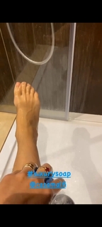 Veronica Maya feet photo thumbnail