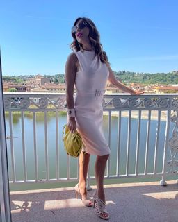 Veronica Maya feet photo thumbnail